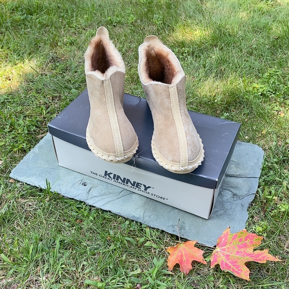 Kinney Shearling Fur Moccasin women’s size 9